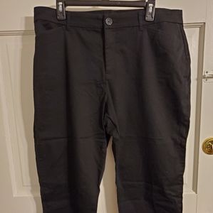 Croft & Barrow Black Capris